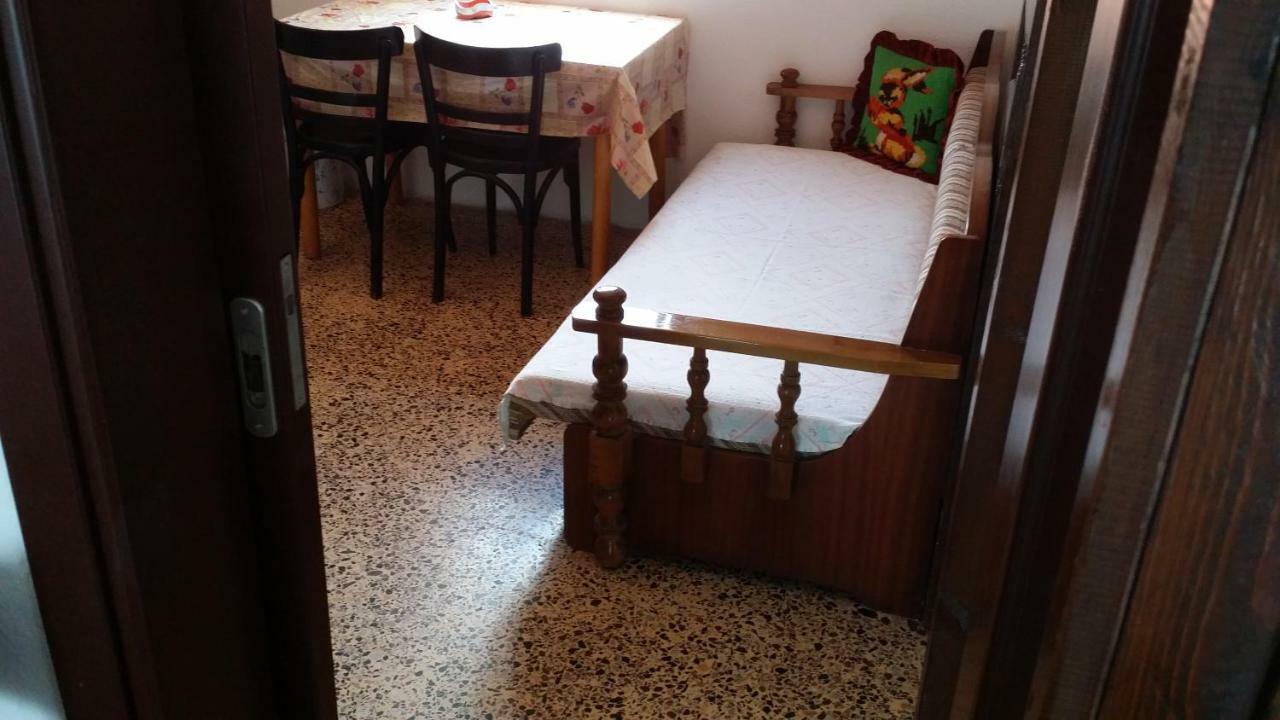 Grigorios Apartments Vrasná Eksteriør bilde